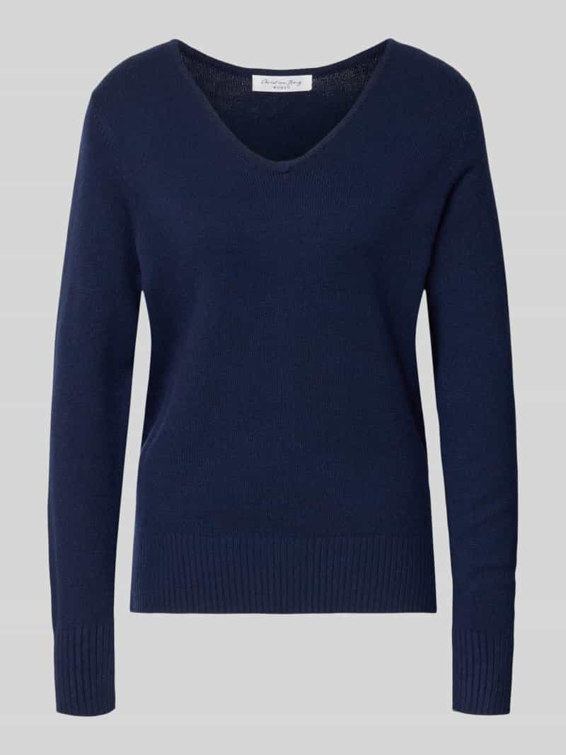 Christian Berg Woman Gebreide pullover van viscosemix met V-hals