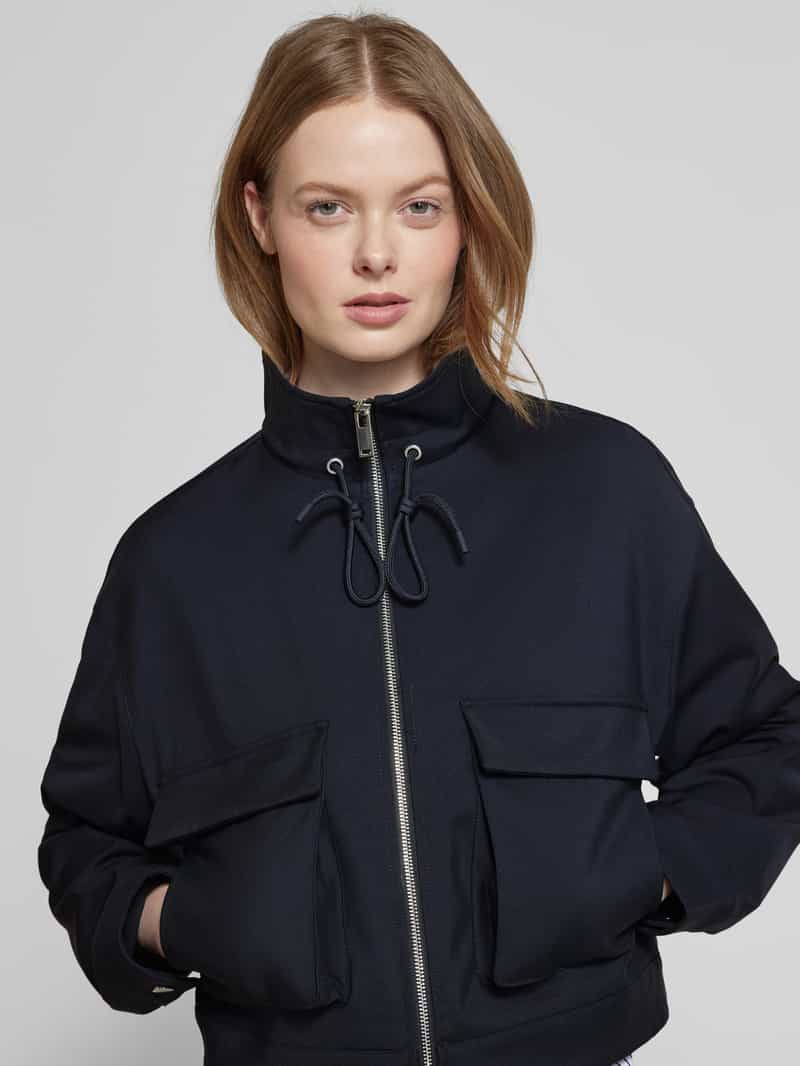 Opus Jack met opstaande kraag model 'Halva'