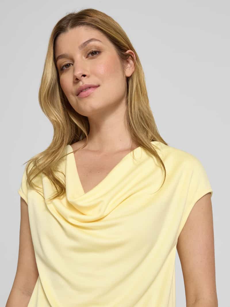 Zero T-shirt met cascadehals