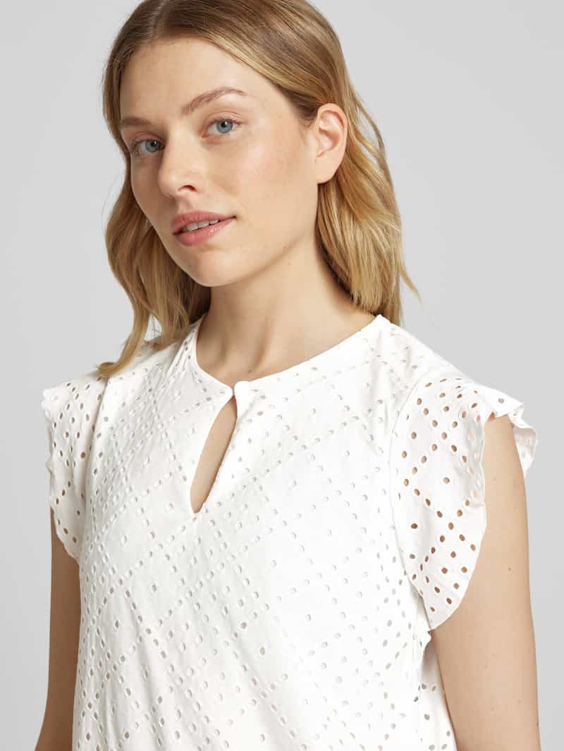Vero Moda Regular fit T-shirt met broderie anglaise model 'TASSA'