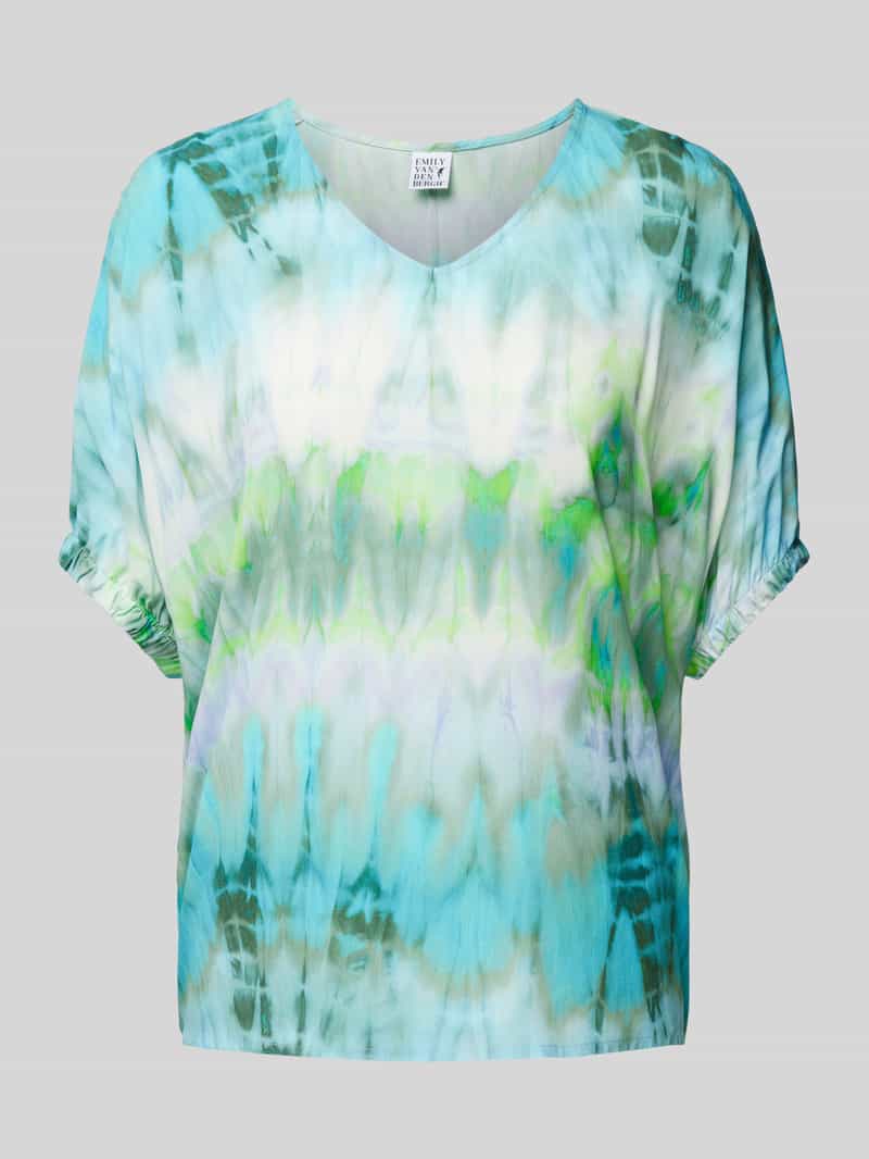 Emily Van den Bergh Blouseshirt in batiklook model 'Green Batik'