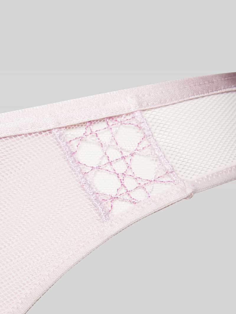 Triumph String in semi-transparant design