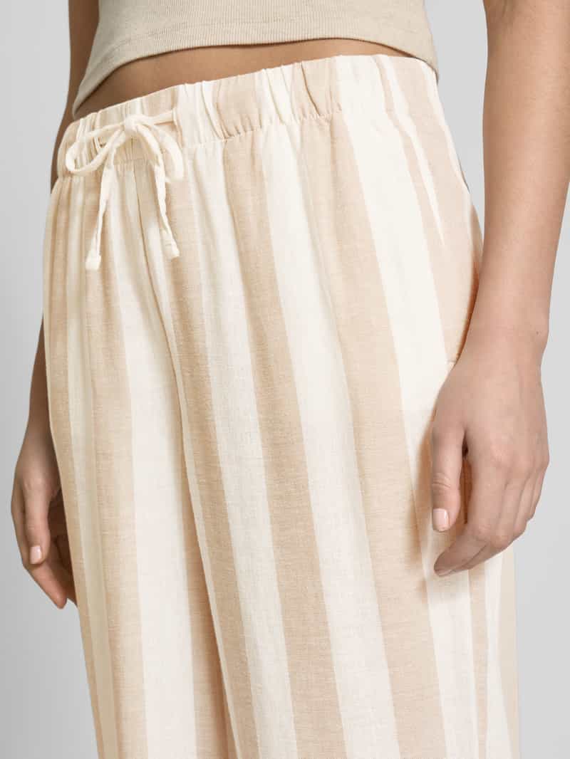 Only Wijde broek van een mix van viscose en linnen model 'CARO'