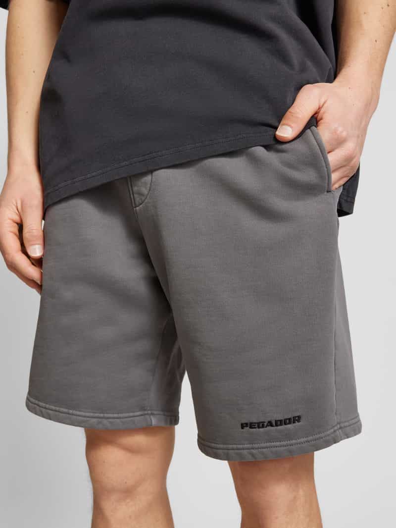 Pegador Regular fit sweatshorts met labelstitching