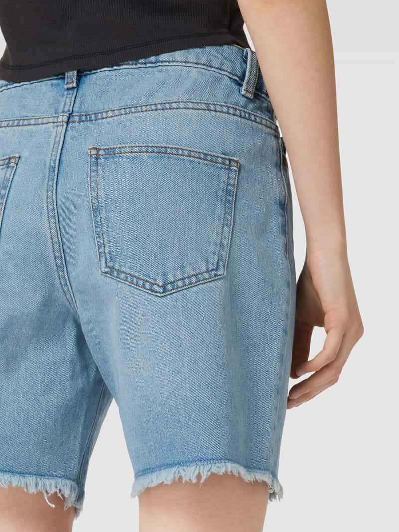 Noisy May Korte jeans met gerafelde pijpboorden model 'SMILEY'