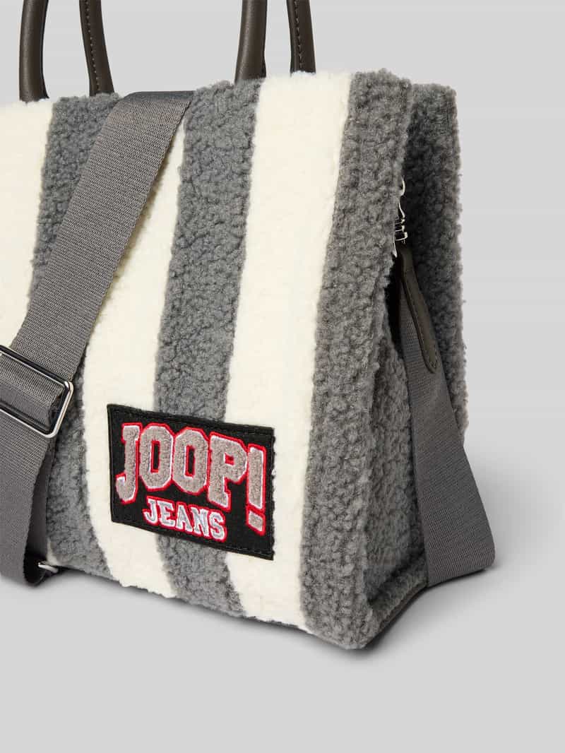 JOOP! JEANS Handtas van teddybont met labelpatch model 'SQUADRA AURELIA'