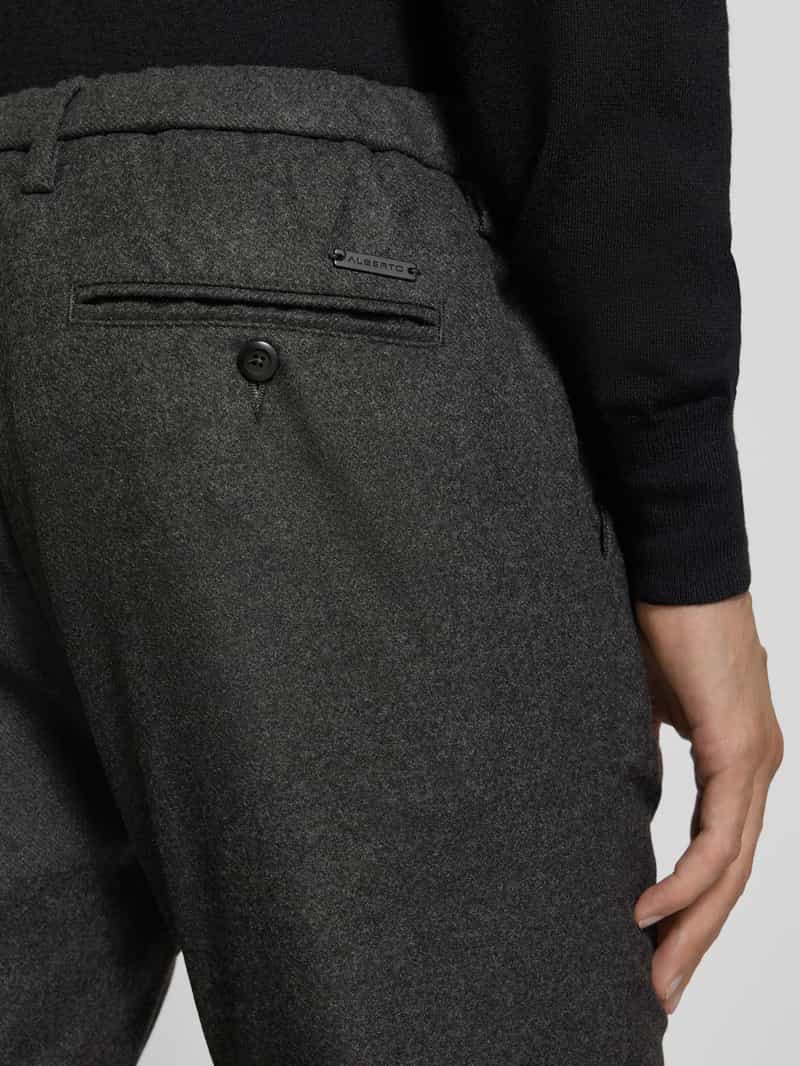 Alberto Chino met tunnelkoord model 'Jump'