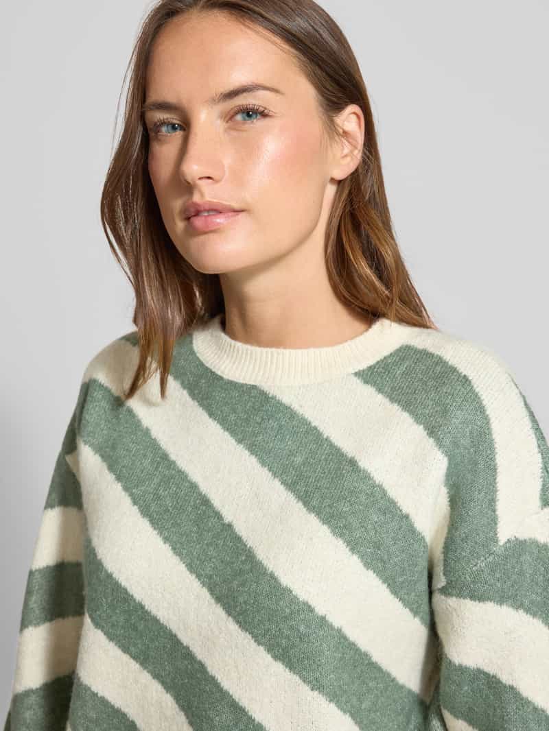 Vero Moda Regular fit gebreide pullover met extra brede schouders model 'LARA'
