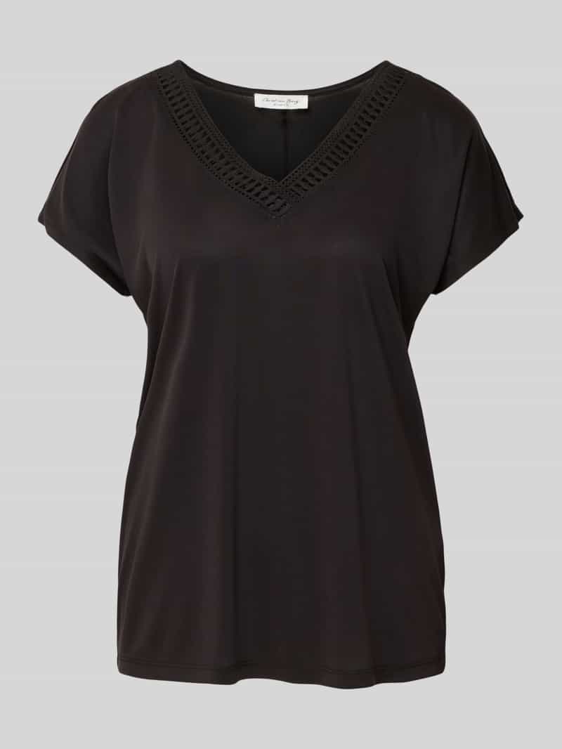Christian Berg Woman T-shirt van een modalmix met V-hals