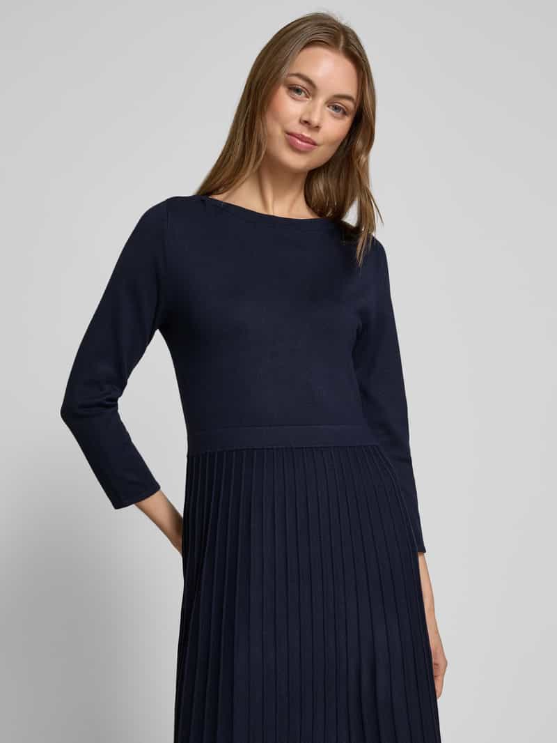 s.Oliver BLACK LABEL Getailleerde gebreide jurk in viscosemix met geplooide rok