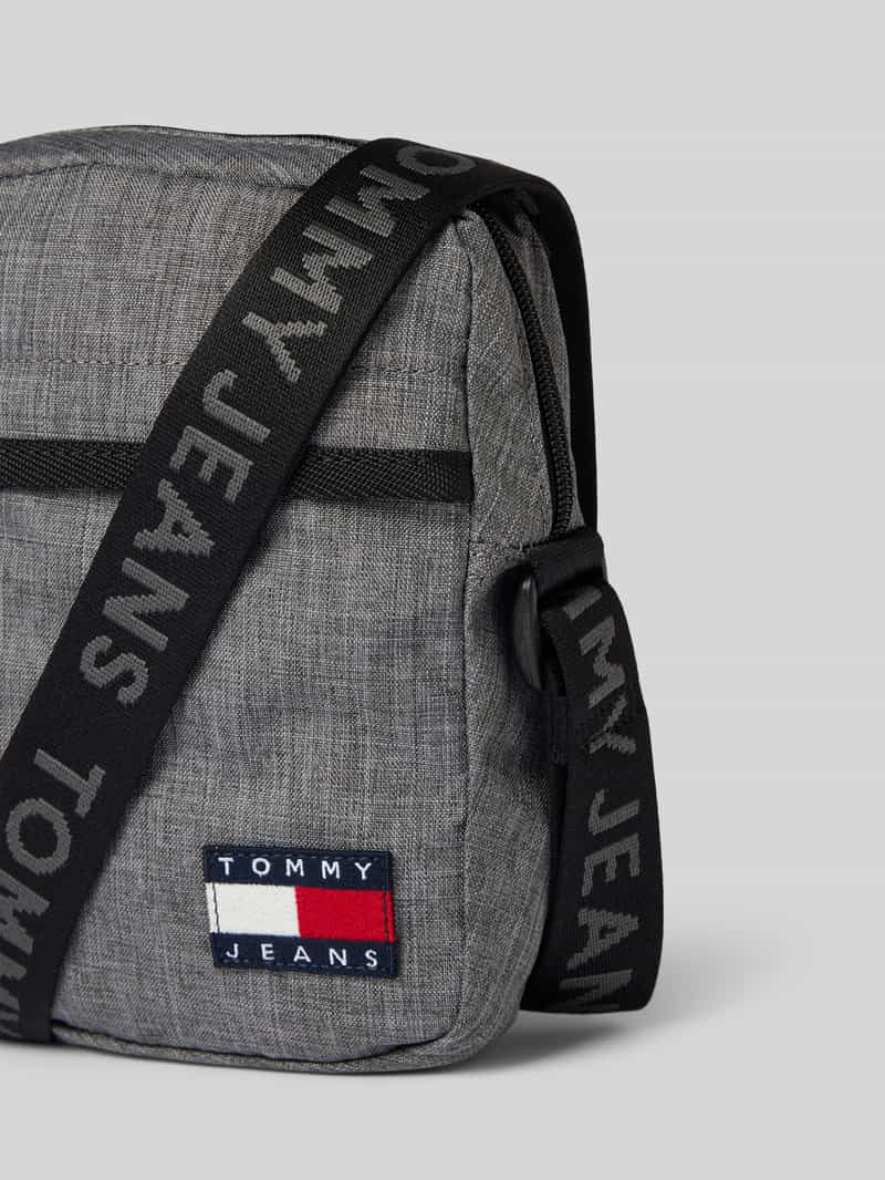 Tommy Jeans Schoudertas met labelbadge model 'DAILY SEASONAL'