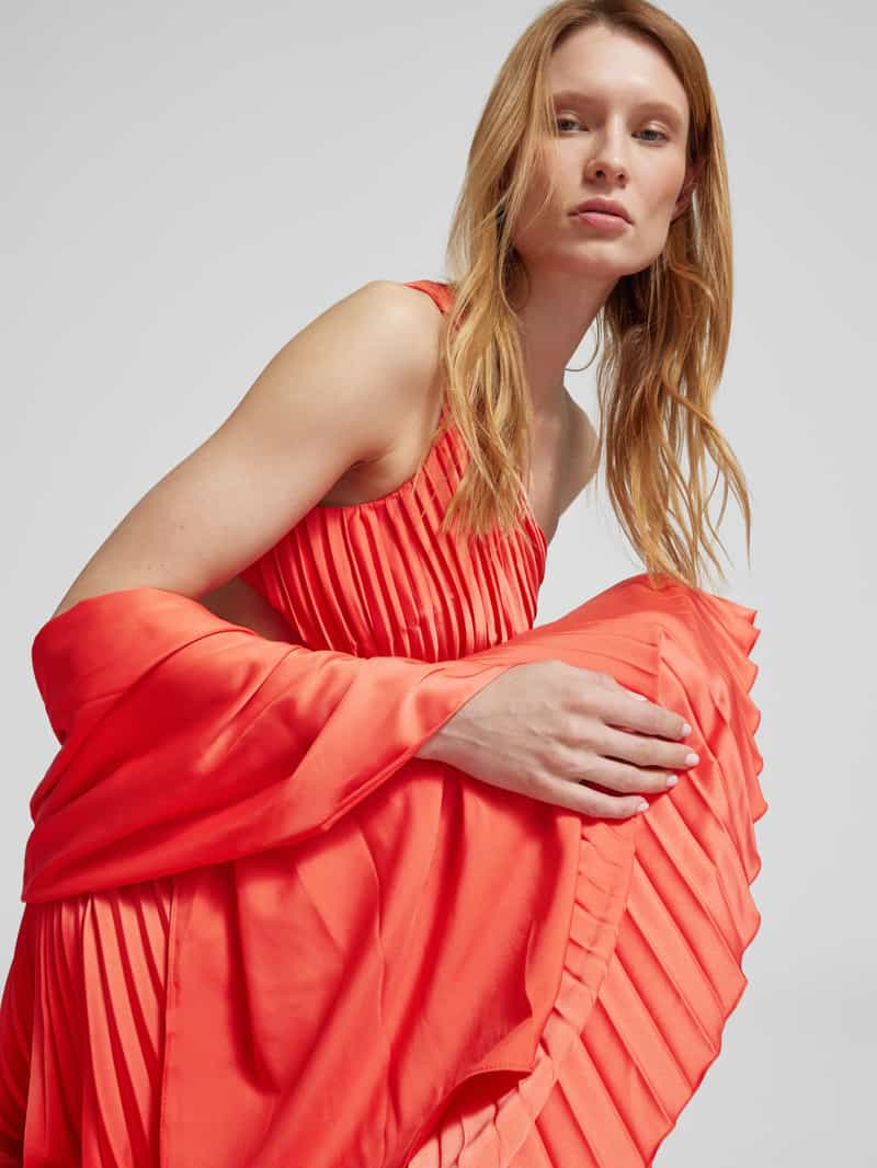 Unique Avondjurk met cut-out opzij