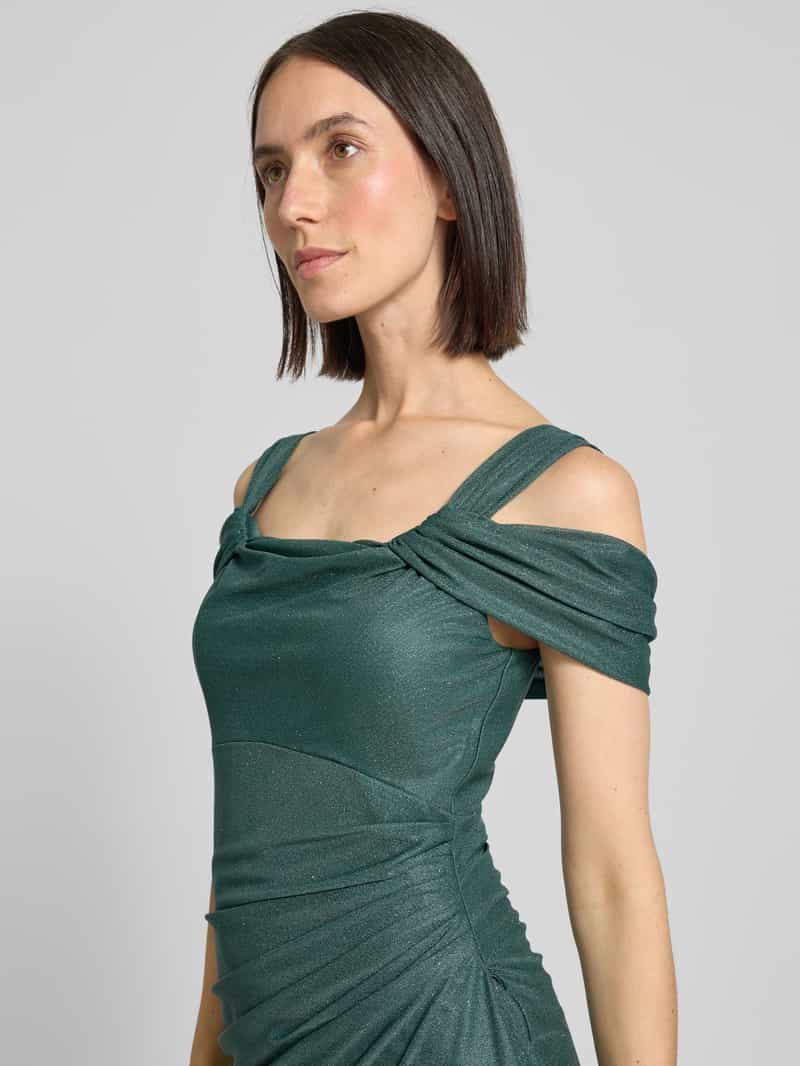 Vera Mont Avondjurk in off shoulder-look met plooien