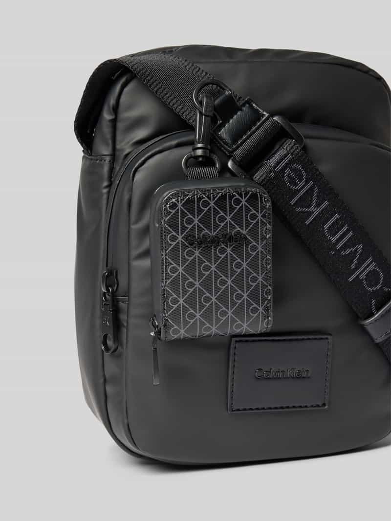 CK Calvin Klein Handtas met verstelbare schouderband en labelpatch
