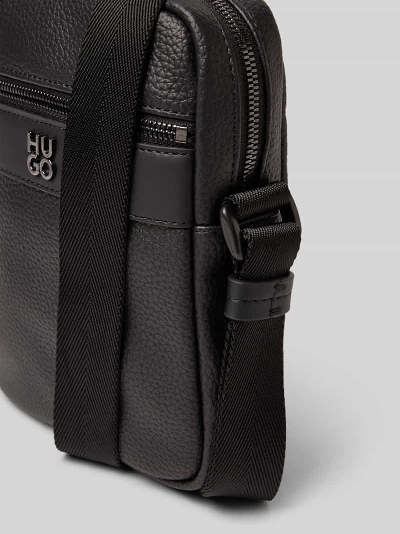 HUGO Handtas met labelapplicatie model 'Quantic'