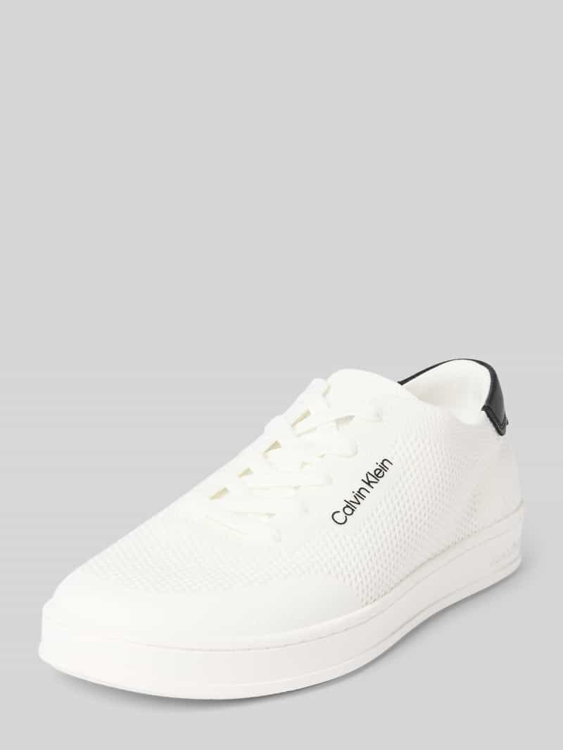 Sneakers met labeldetails en vetersluiting