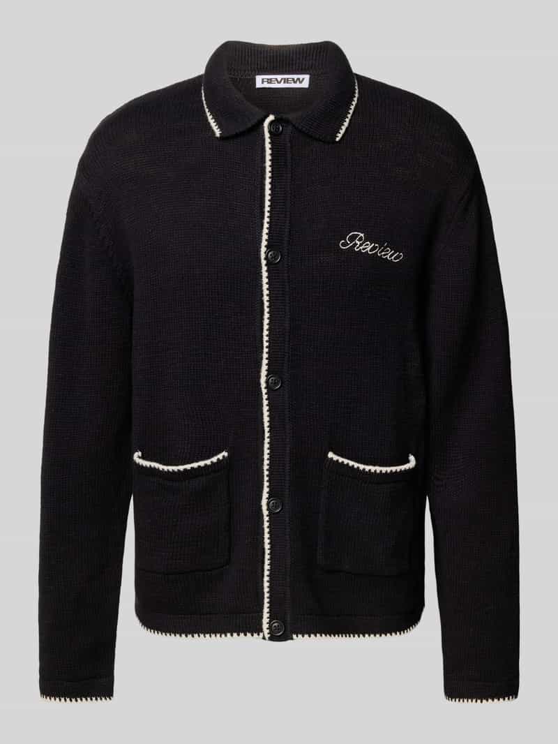 REVIEW Gebreid jack met platte kraag en knoopsluiting