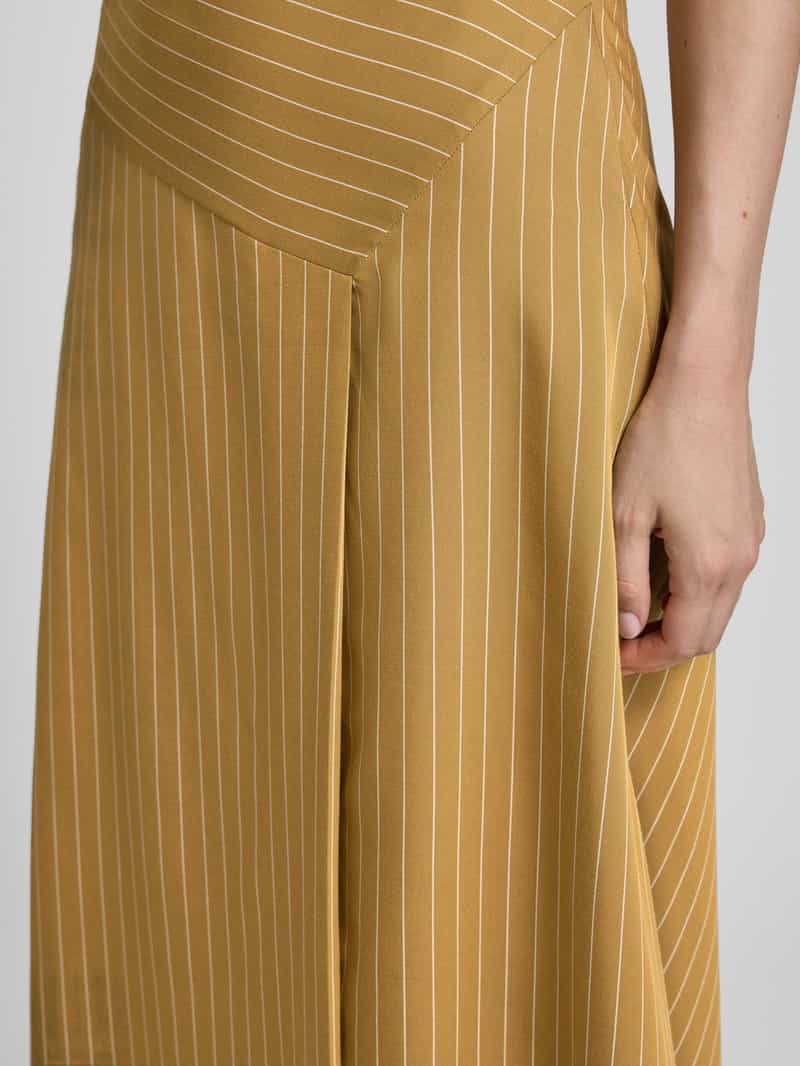 MAX&Co. Uitlopende midirok van viscosemix model 'TRUDY'