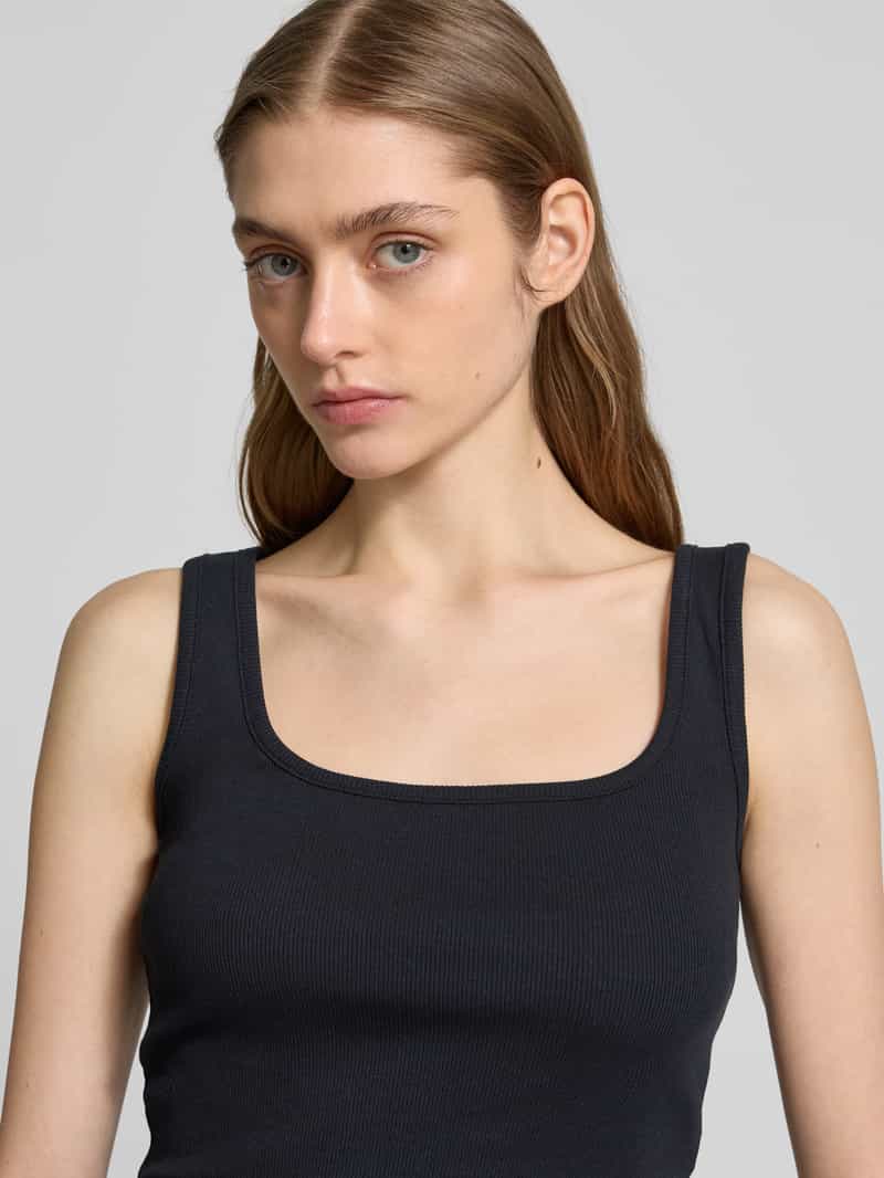 Review Tanktop met vierkante hals