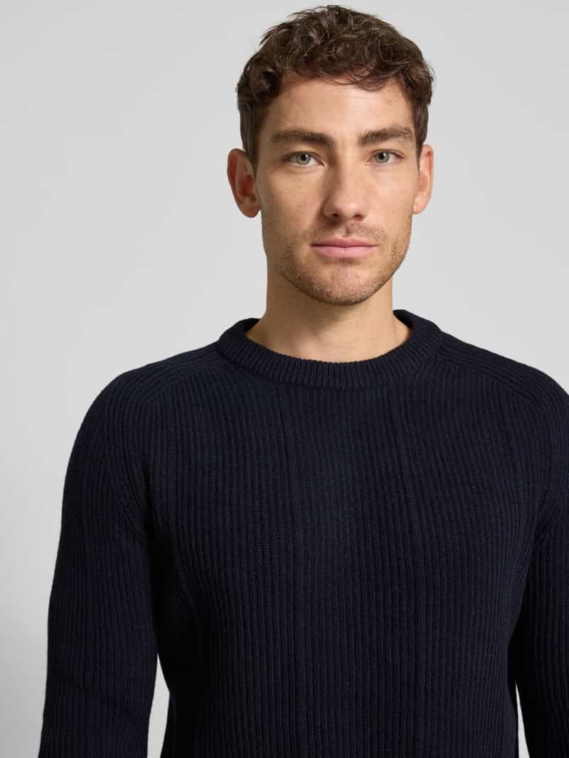 CRUNA Gebreide pullover van wol model 'Fuji'