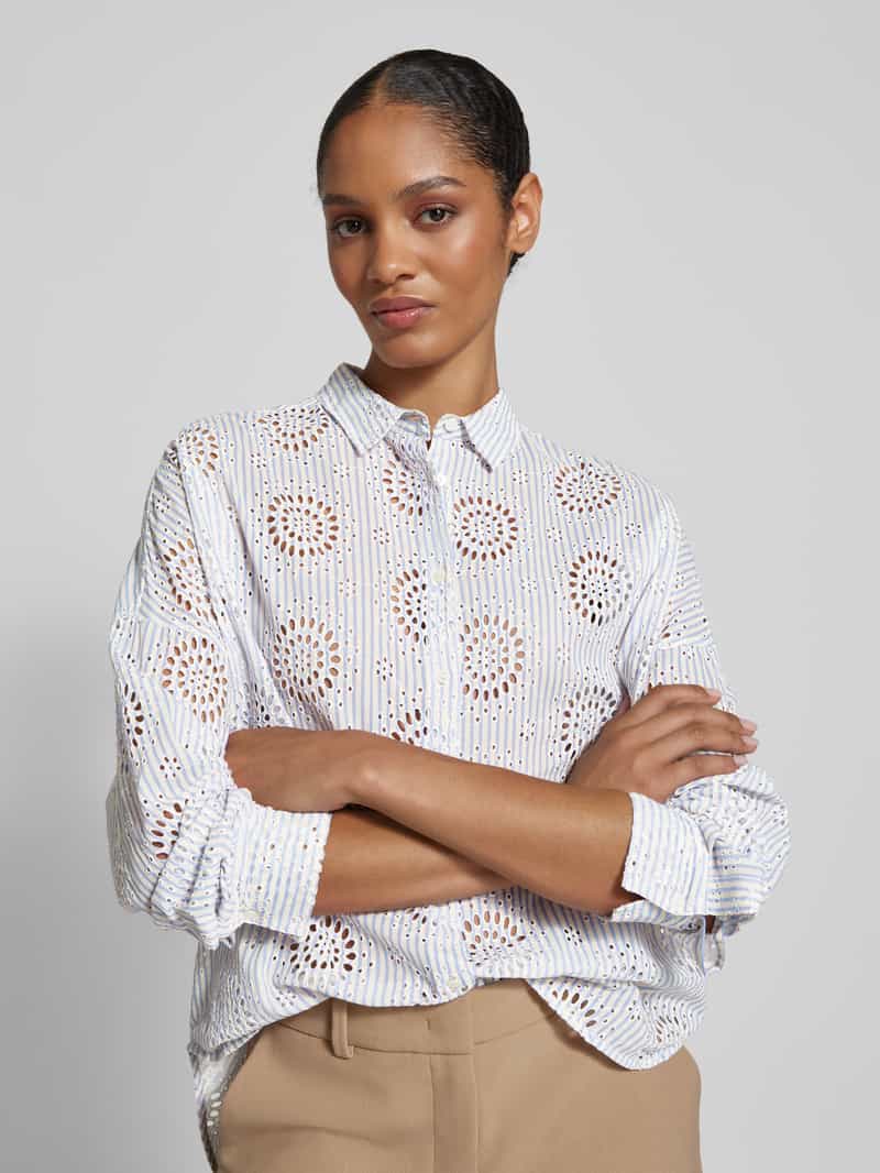 0039 italy Regular fit overhemdblouse met broderie anglaise model 'LUCY'