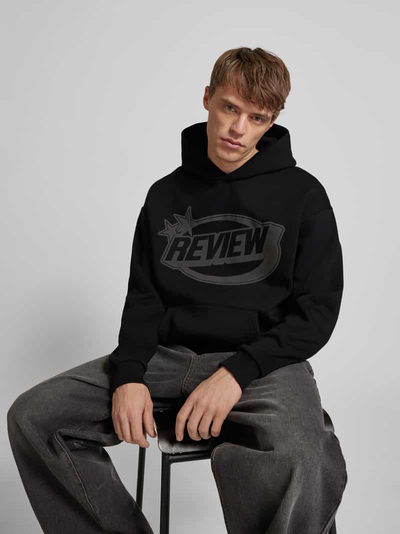 REVIEW Hoodie met labelprint