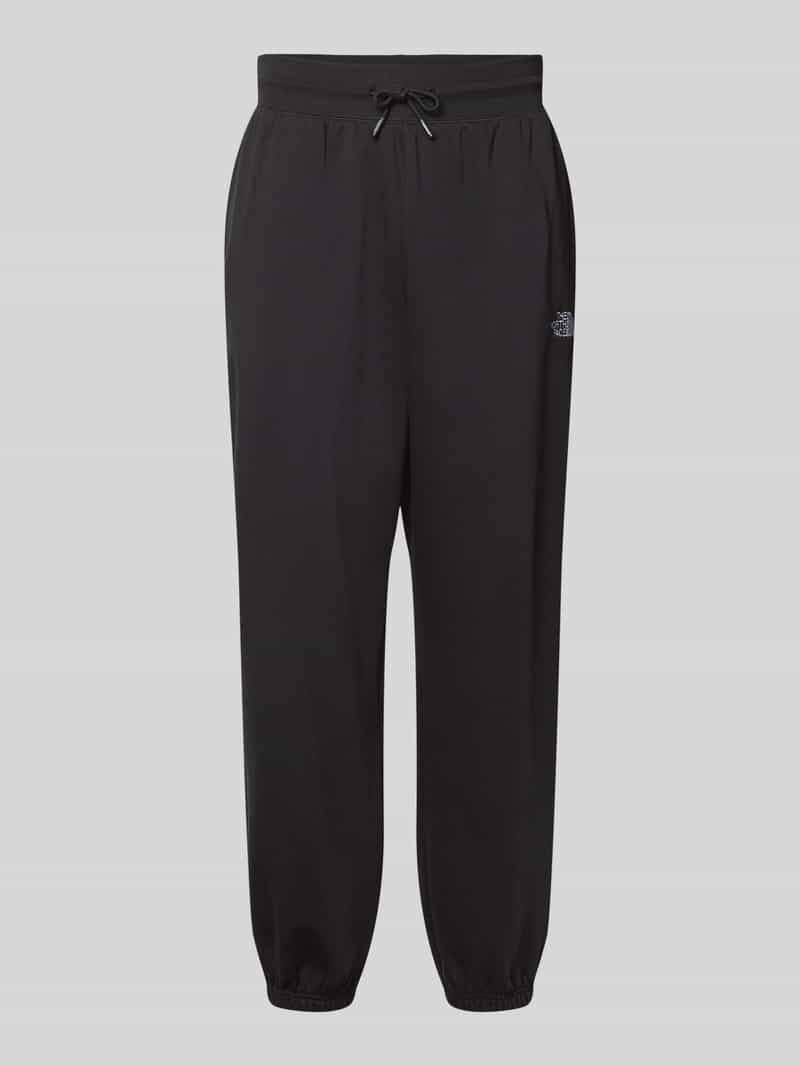 The North Face Regular fit sweatpants met labelstitching