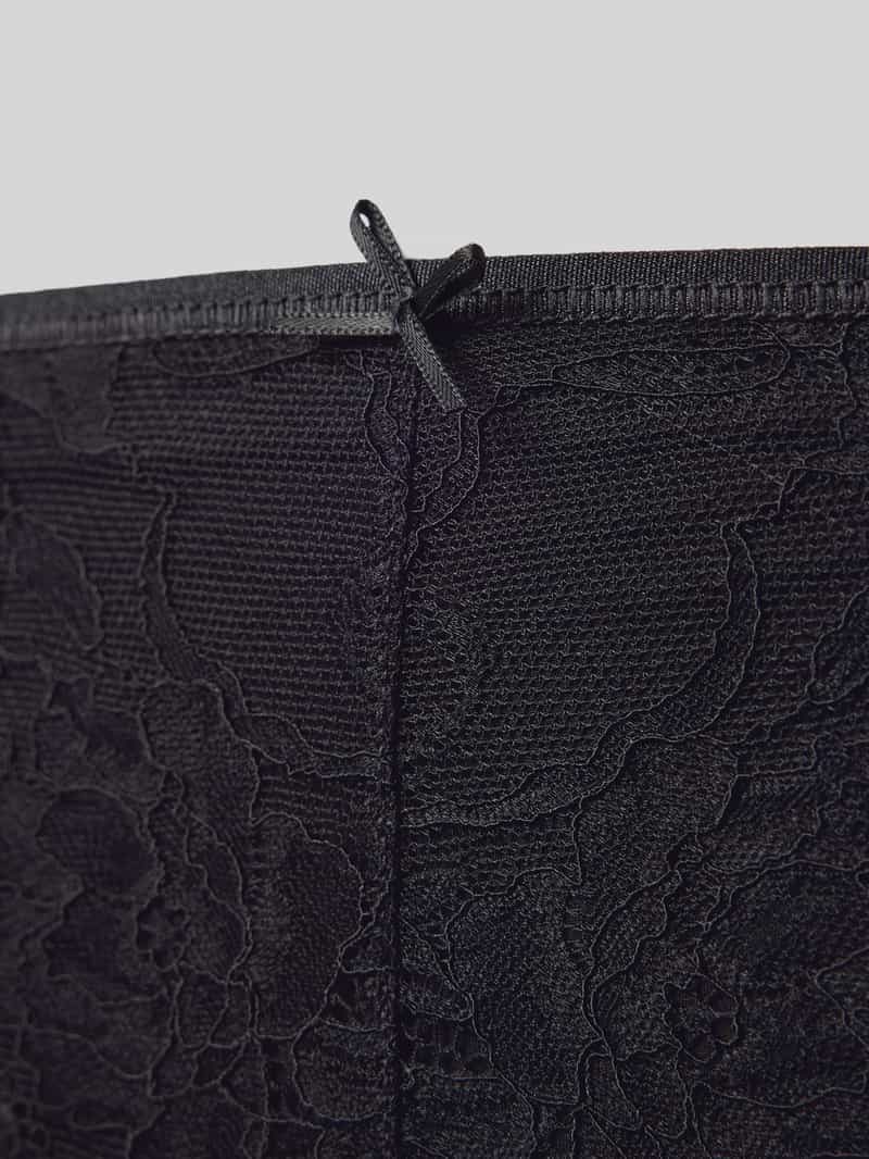 mey Slip met kanten details