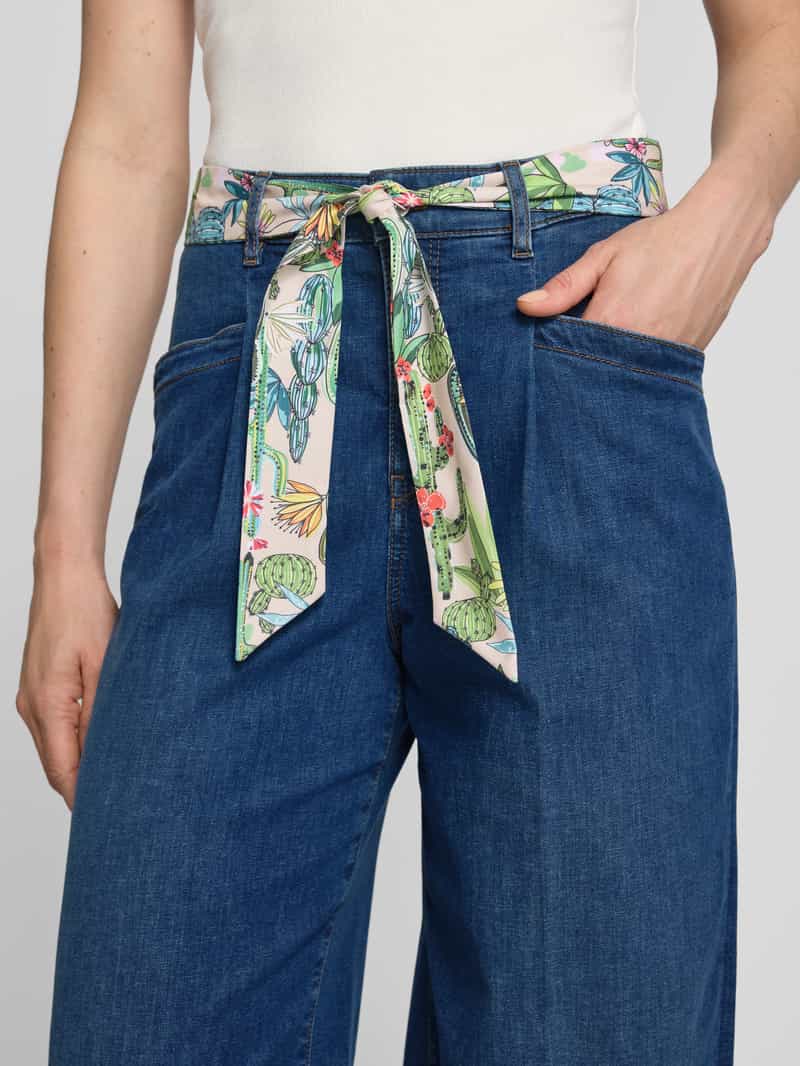 Marc Cain Jeans met wijde pijpen en strikceintuur