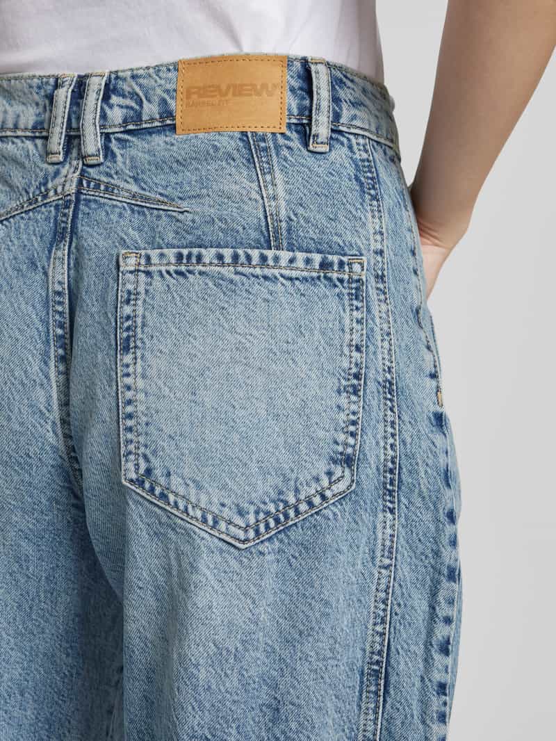 Review Barrel fit jeans met steekzakken