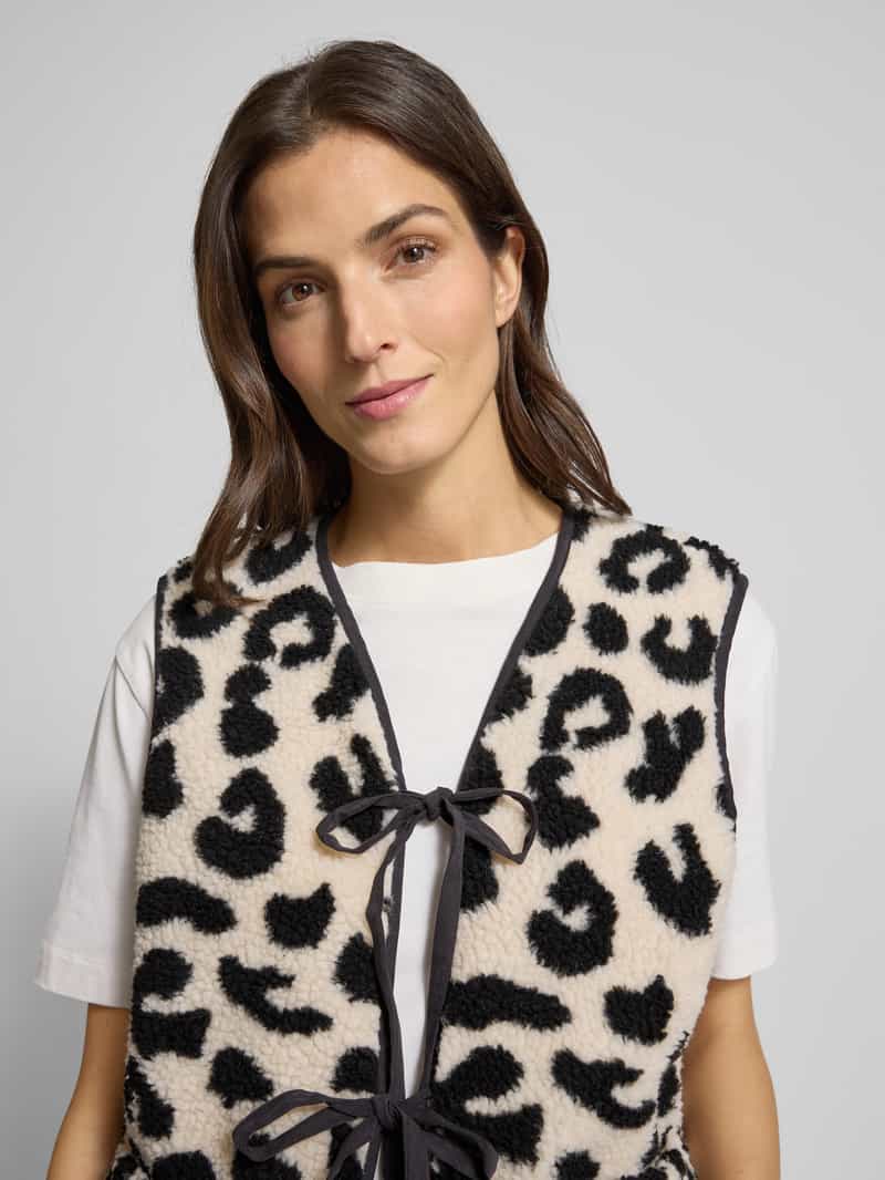 Vero Moda Regular fit gilet in teddybontlook model 'CLEO'