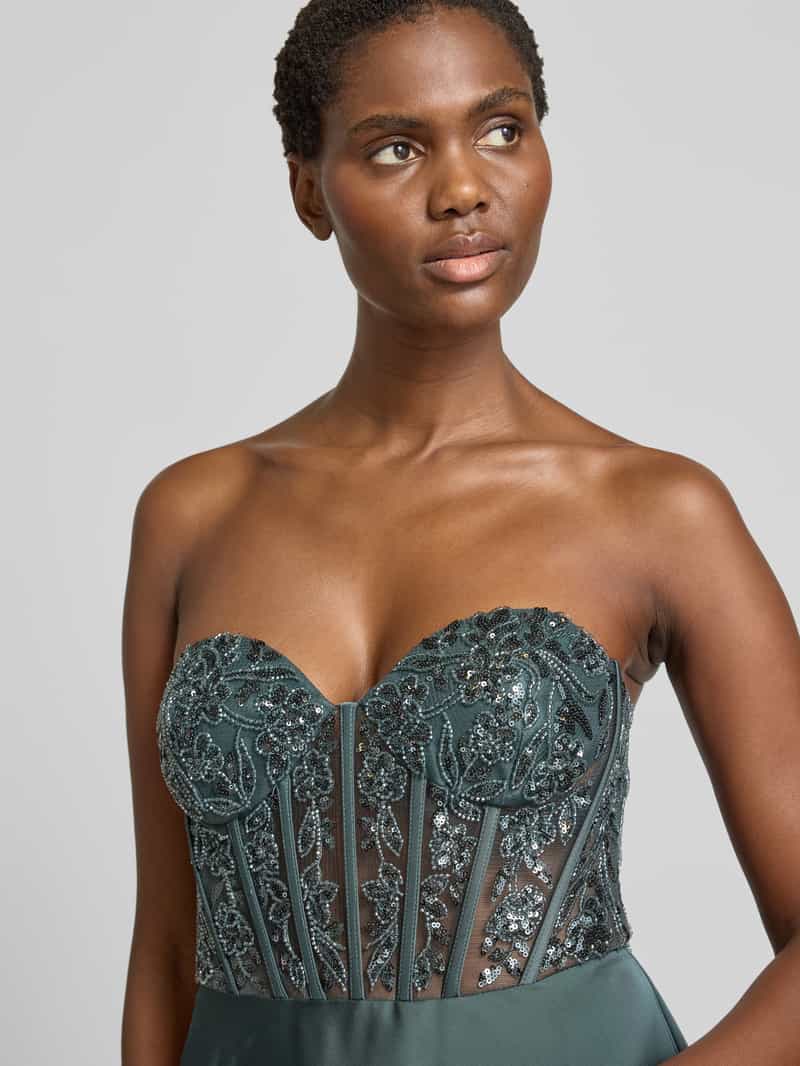 Laona Avondjurk met hartvormige hals