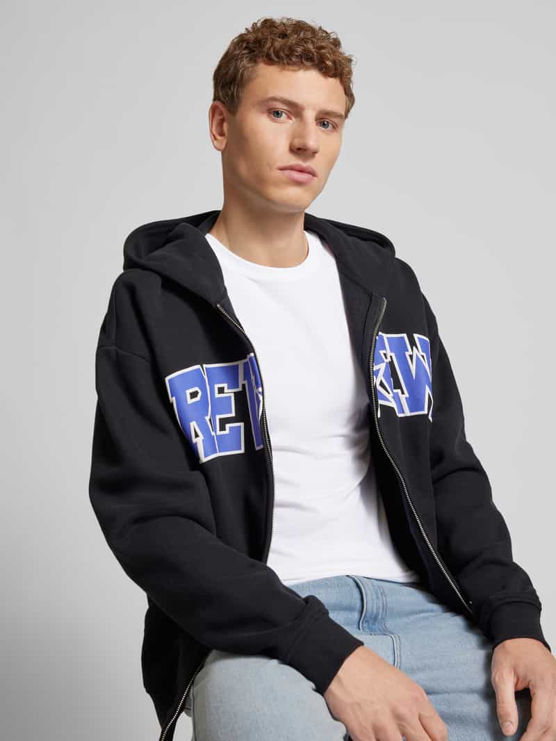 REVIEW Essentials nauwsluitend T-shirt