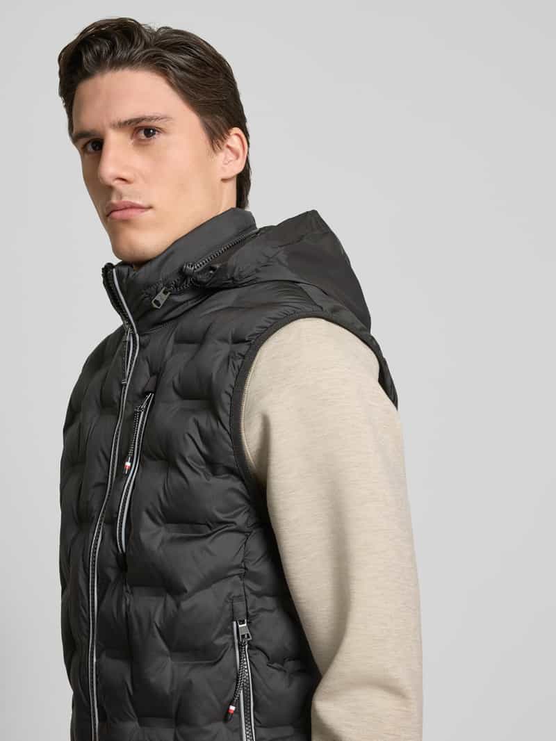 Tom Tailor Regular fit bodywarmer met opbergvak voor capuchon in de kraag