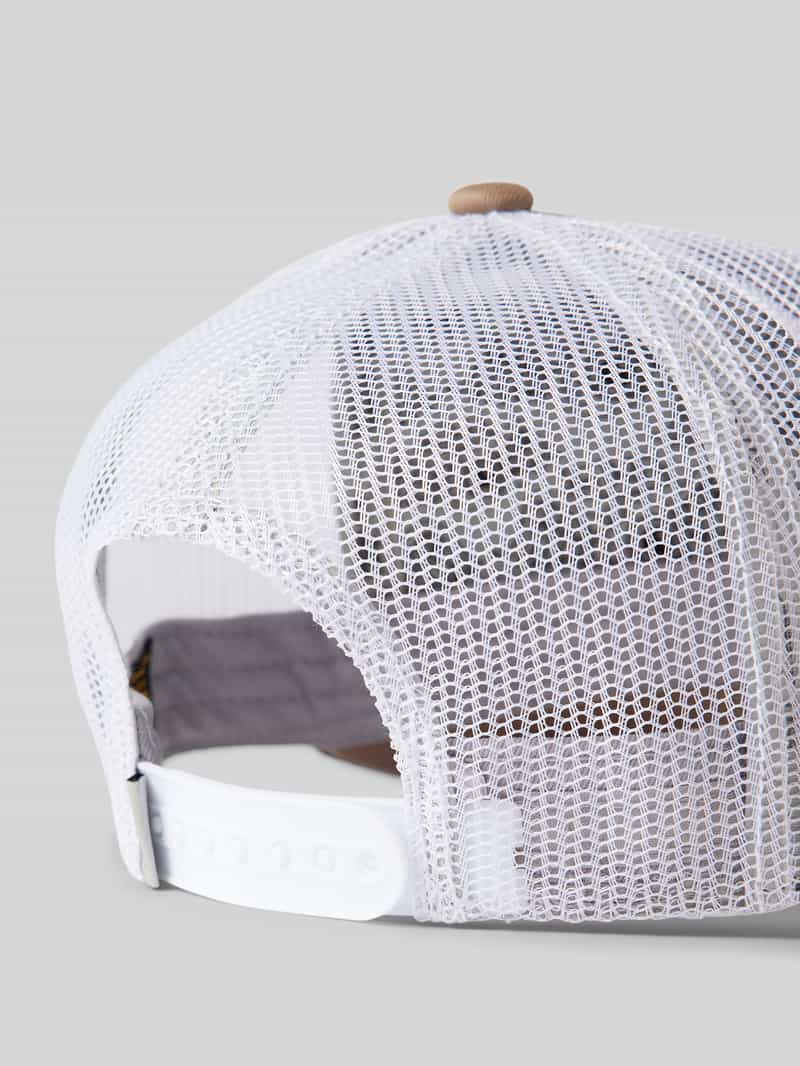Von Dutch Trucker-pet met labelpatch model 'BOSTON'