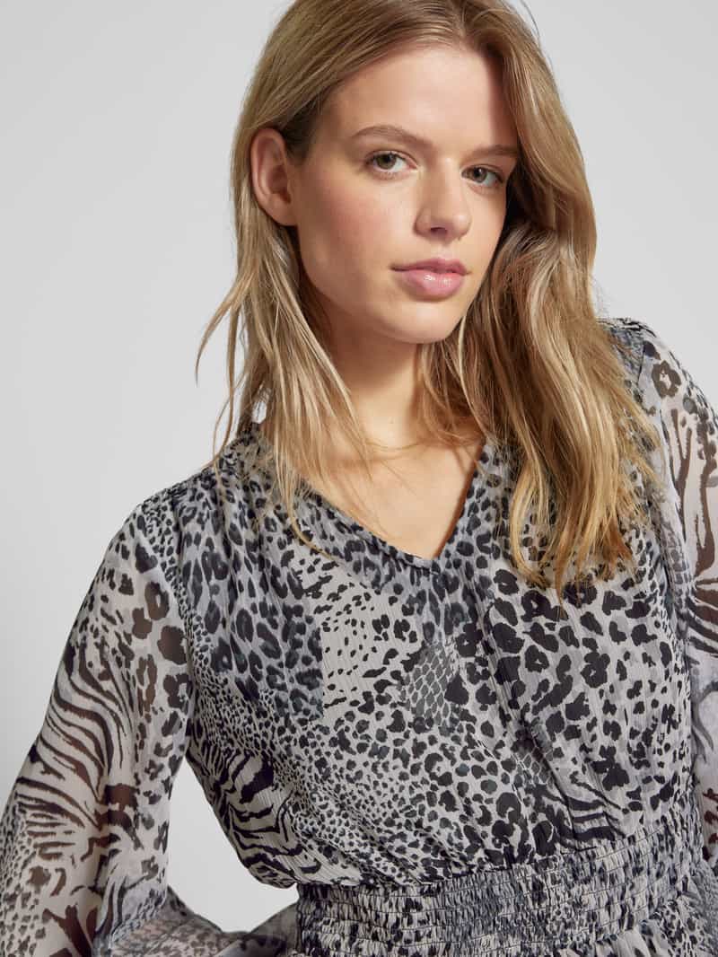 Only Mini-jurk met smokdetails model 'RIA LIFE'