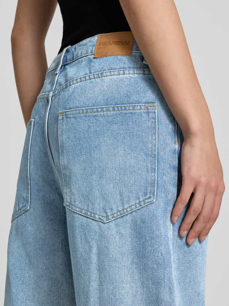 Review Essentials baggy jeans