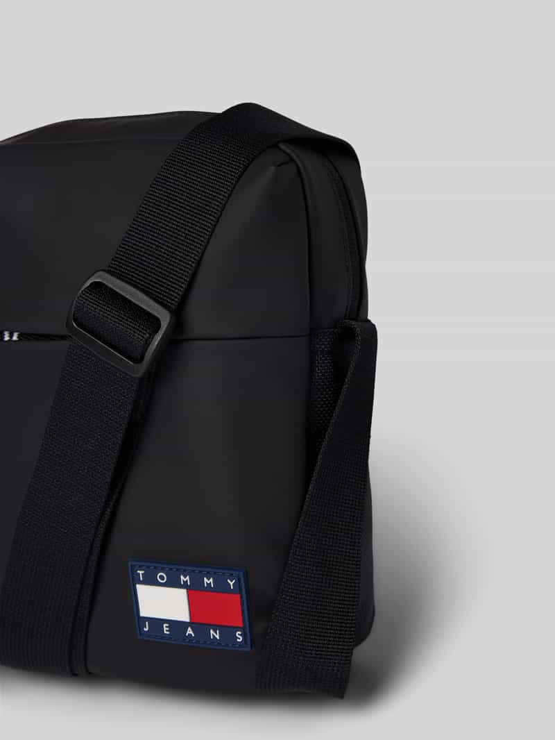 Tommy Jeans Schoudertas met labelbadge model 'DAILY + REPORTER'