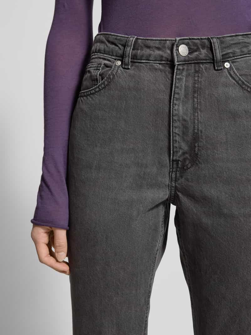 Review Essentials mom jeans