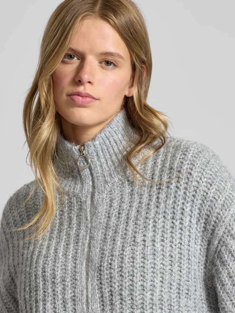 Review Gebreid jack met opstaande kraag en ritssluiting