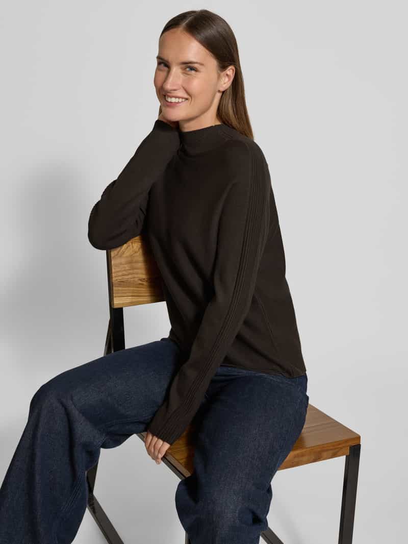 comma Gebreide pullover van viscosemix met opstaande kraag