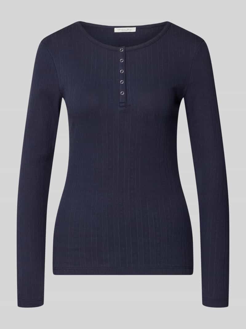 Christian Berg Woman Shirt met lange mouwen met ronde hals en knoopsluiting