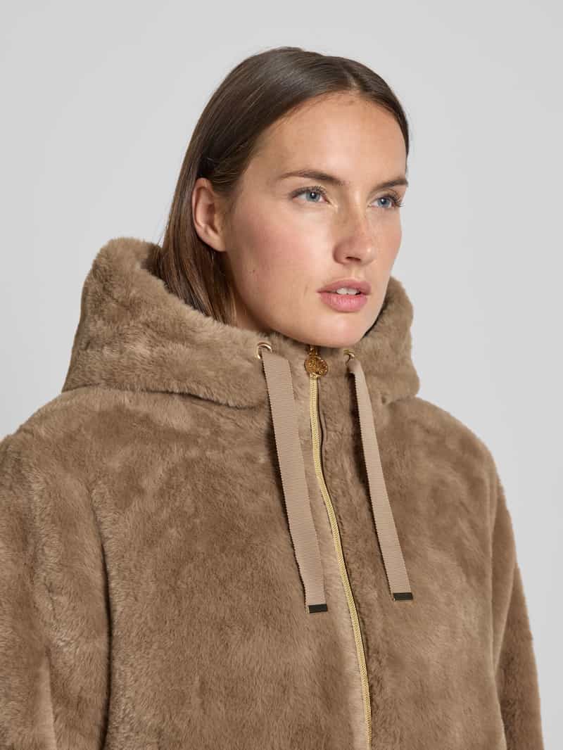 s.Oliver BLACK LABEL Regular fit jack van imitatiebont met capuchon