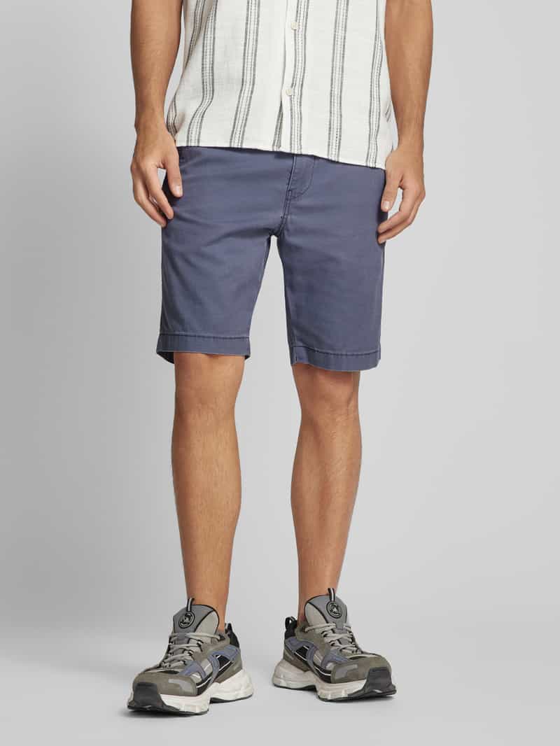 Korte regular fit chino met knoopsluiting Levi's®