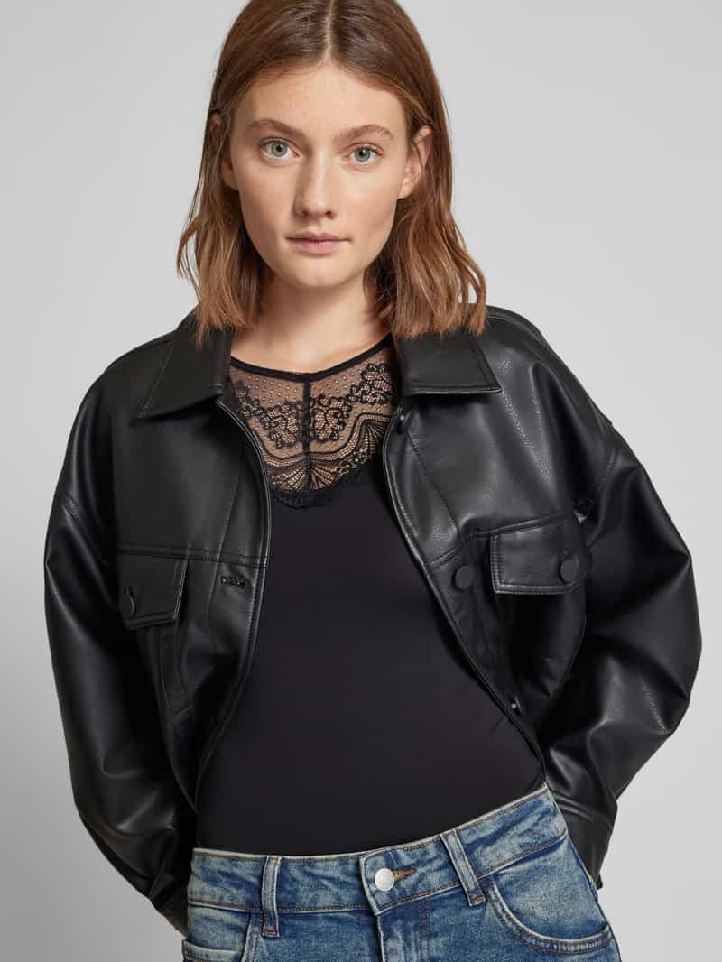 Pieces Regular fit body met kanten mouwen model 'SINNA'