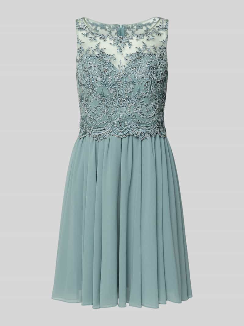 Cocktailjurk van tule met strass-steentjes