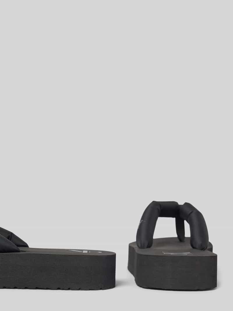 Calvin Klein Jeans Teenslippers met label- en logoprint model 'BEACH SANDAL'