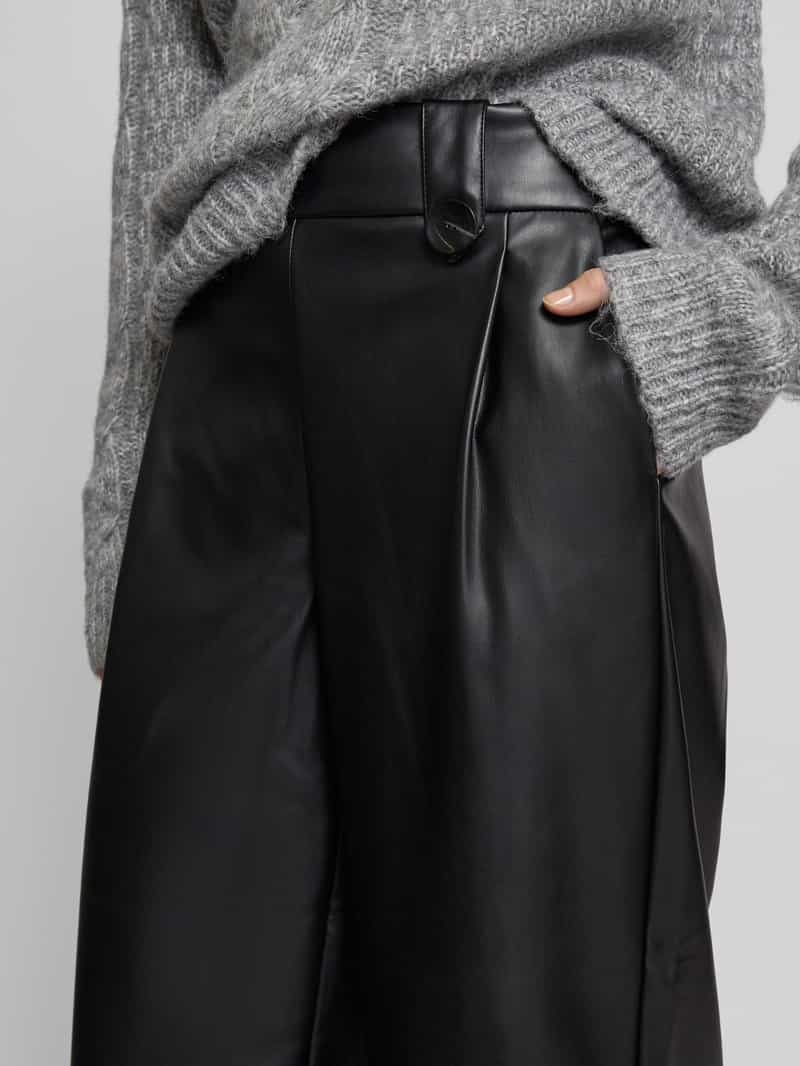 Only Broek in leerlook met wijde pijpen model 'BINA'