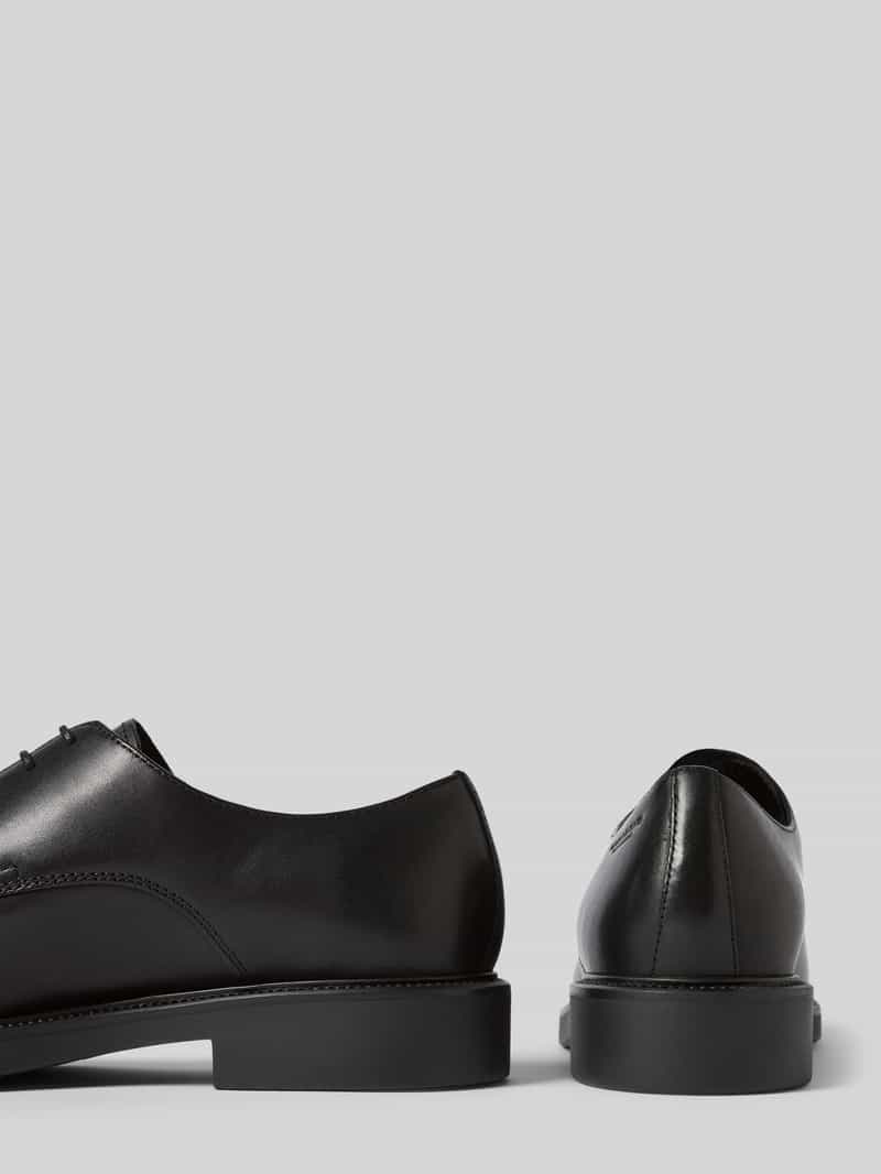 Vagabond Schoenen van runderleer model 'ALEX M'