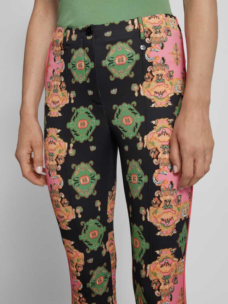 Marc Cain Korte stoffen broek met bandplooien model 'Sidney'